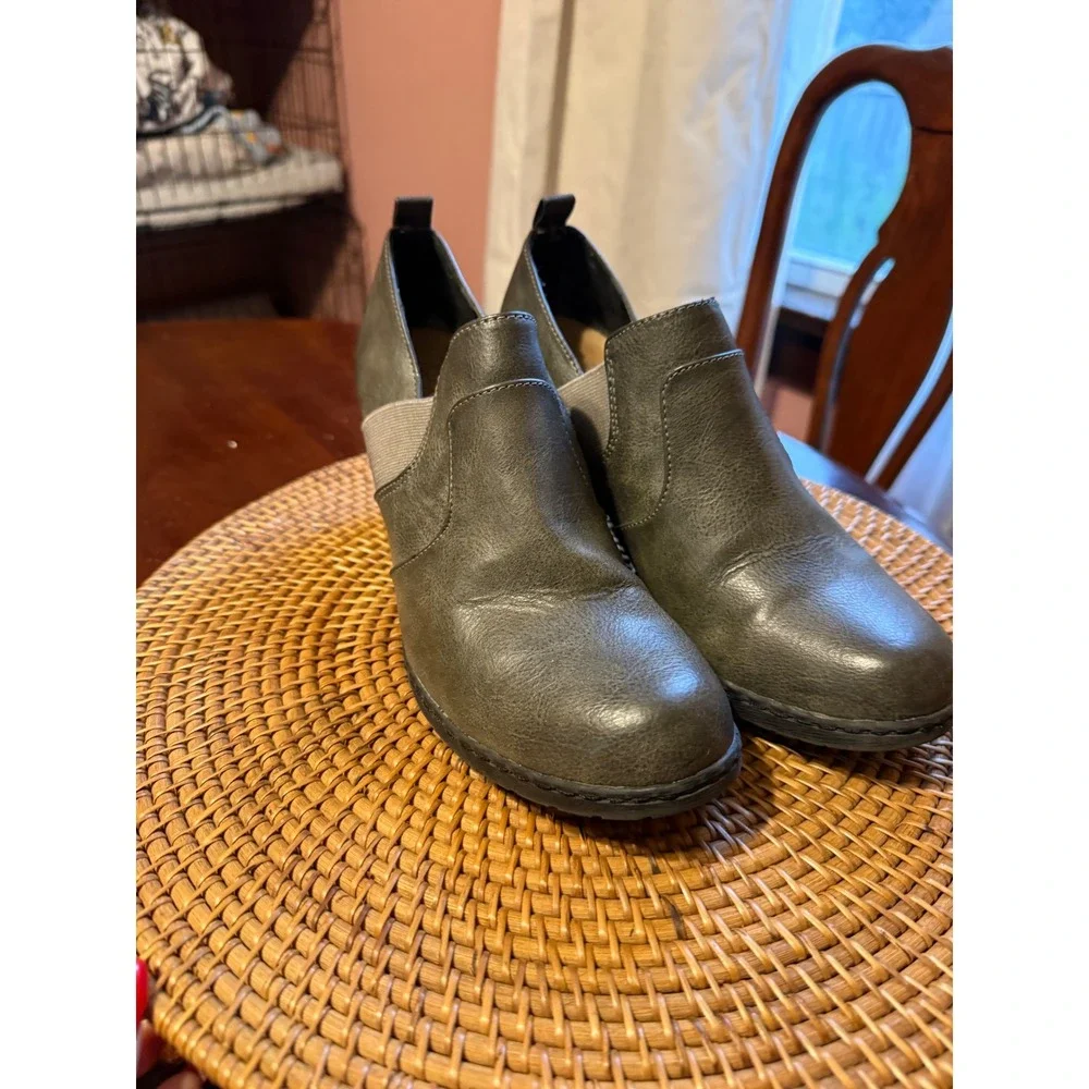Croft & Barrow Ortholite Olive Green Wedge Ankle Boots Womens 8 Round Toe Bootie